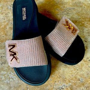 Michael Kors size 6 slides